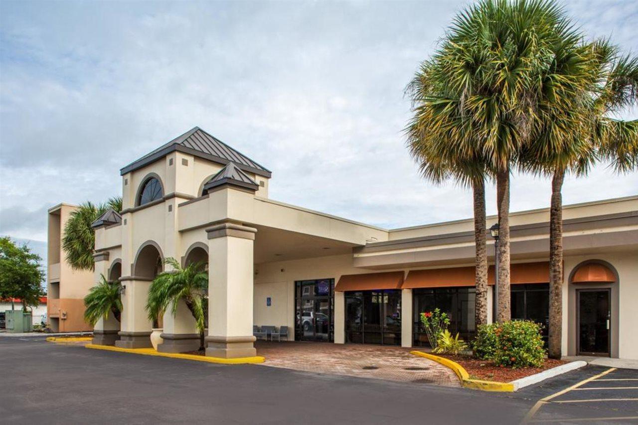 Days Inn & Suites By Wyndham Orlando Airport Exterior photo